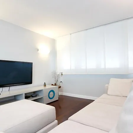 Modern Toni With Sea View *